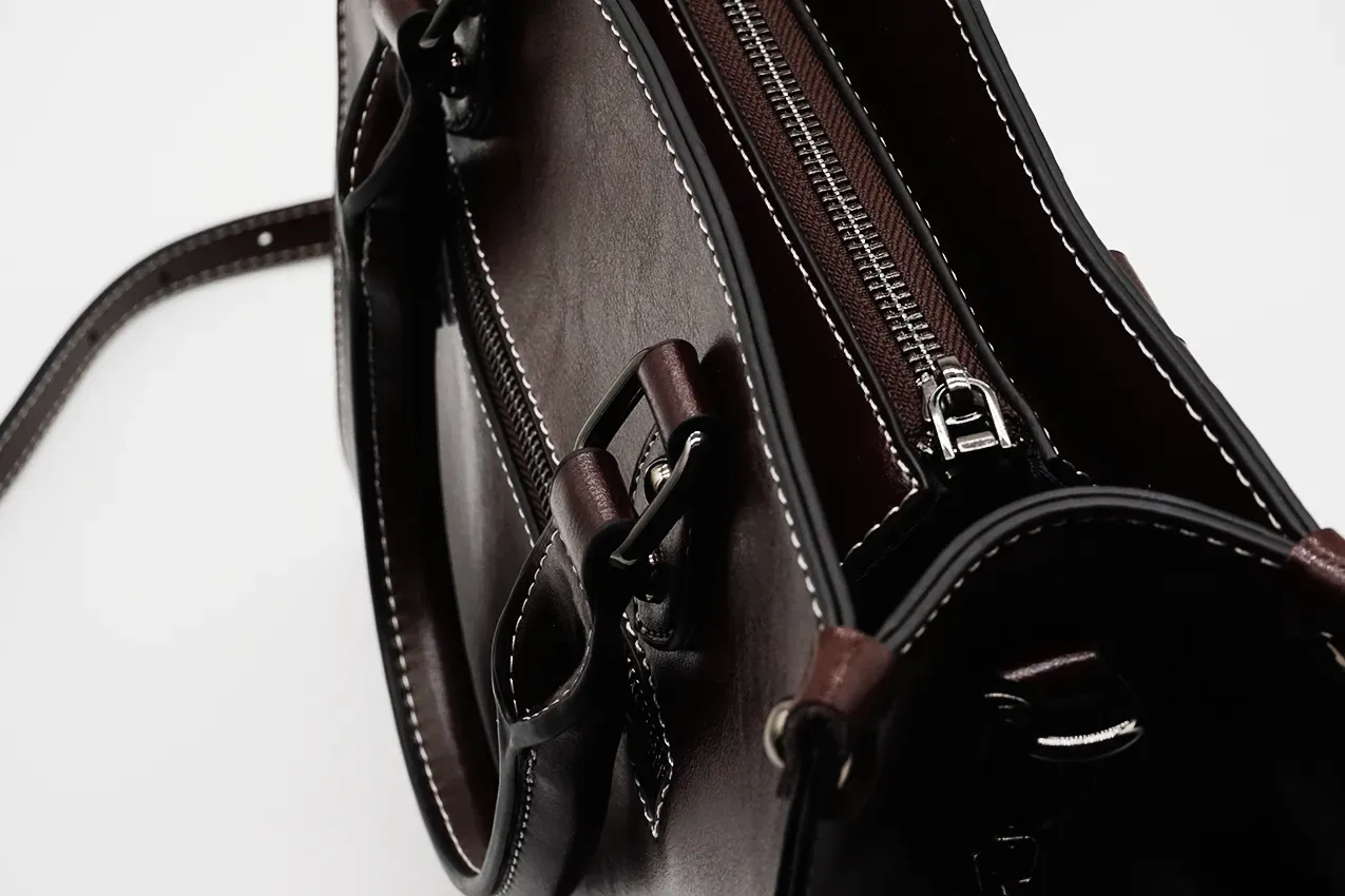 Real product photo of the Chalisa ‘Larvion’ from another angle