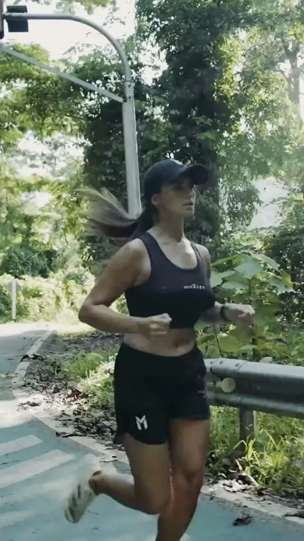 Arriving — Screenshot 1