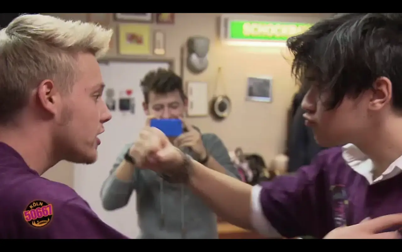 Köln 50667 — Heinrich Songmin Berger (Henny) as Lee Puck with the Elli gang (incl. Aaron Rufer)