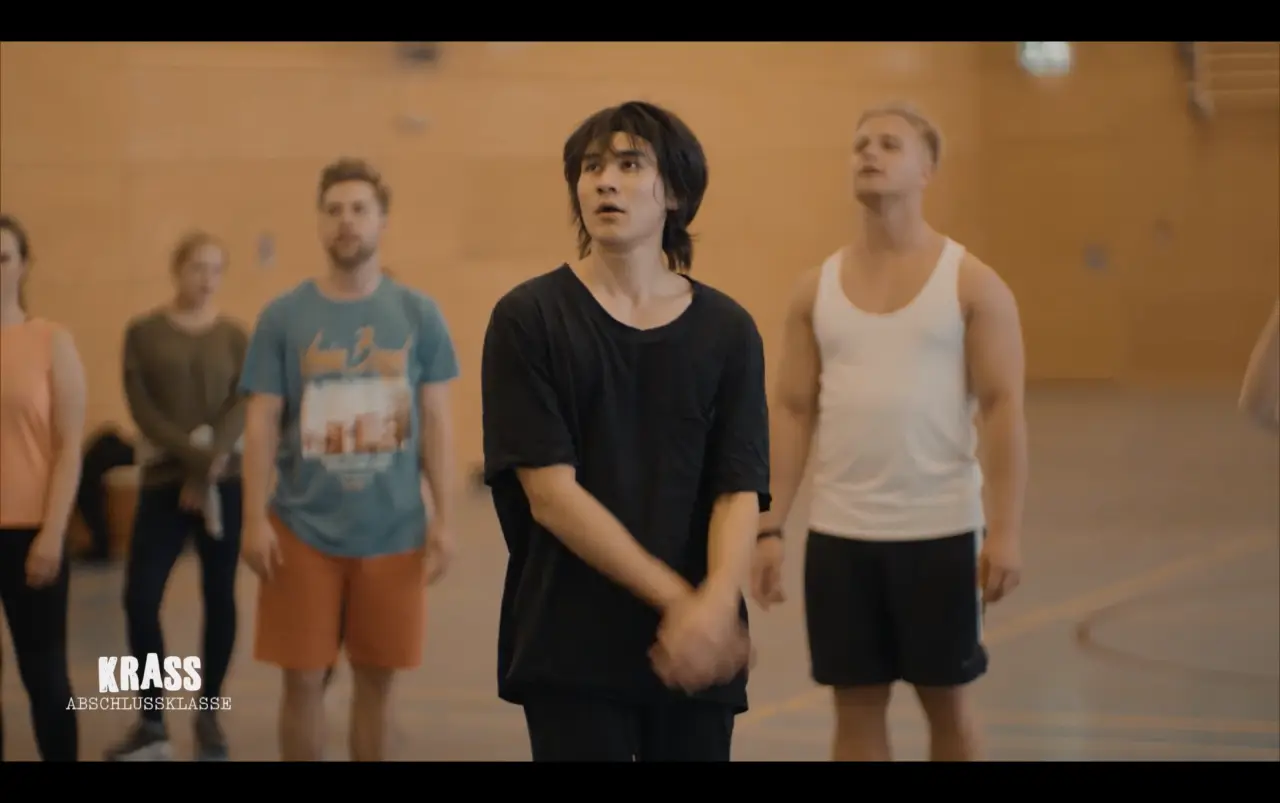 Krass Abschlussklasse — Heinrich Songmin Berger (Henny) as Kian (with Lean Fargel)