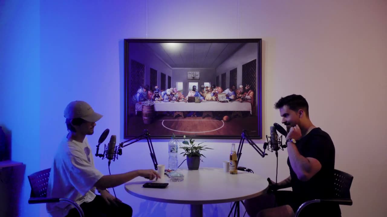 Podcast im Co-Working-Space Raum